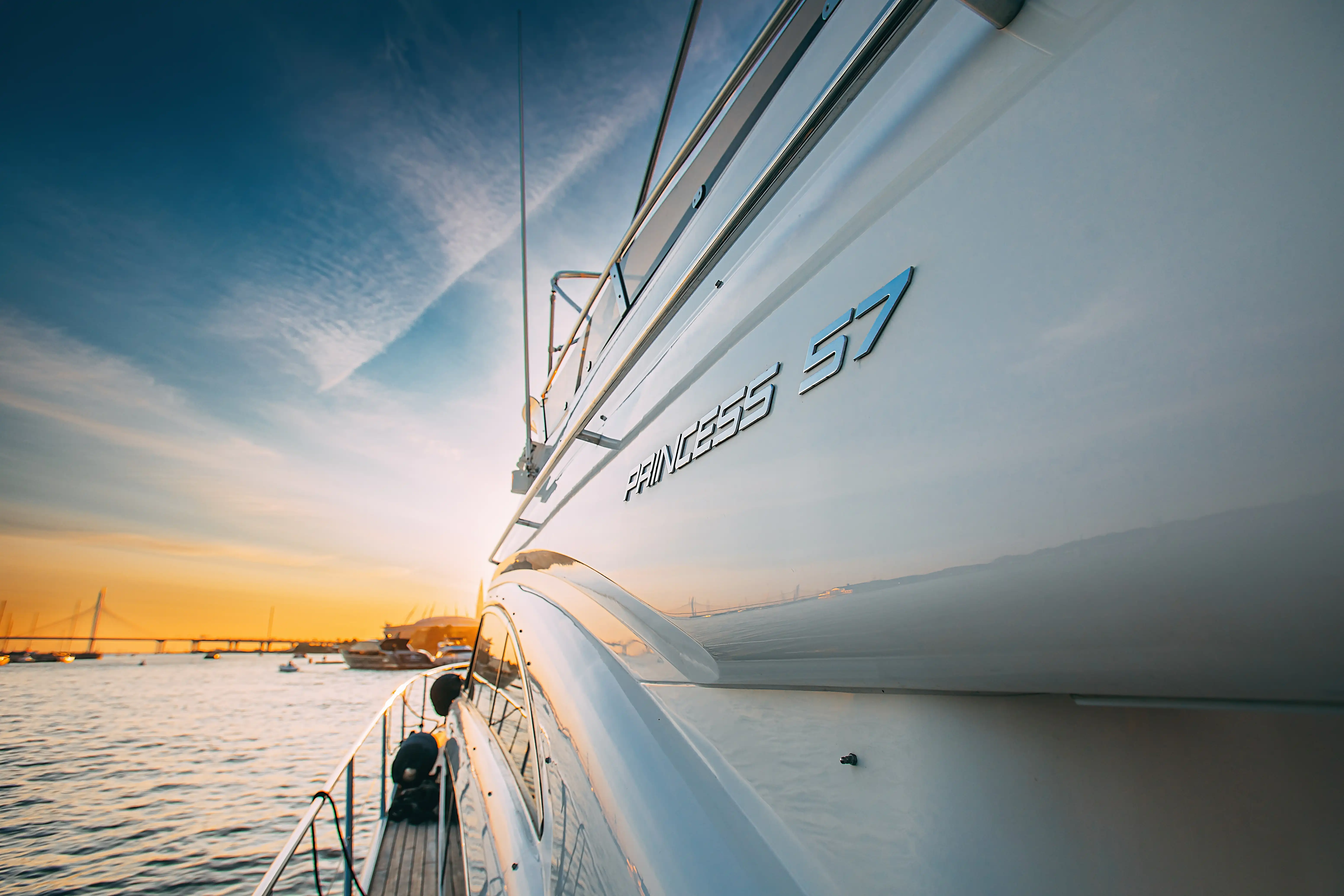 Яхта Princess 57 Esperanza image- 5